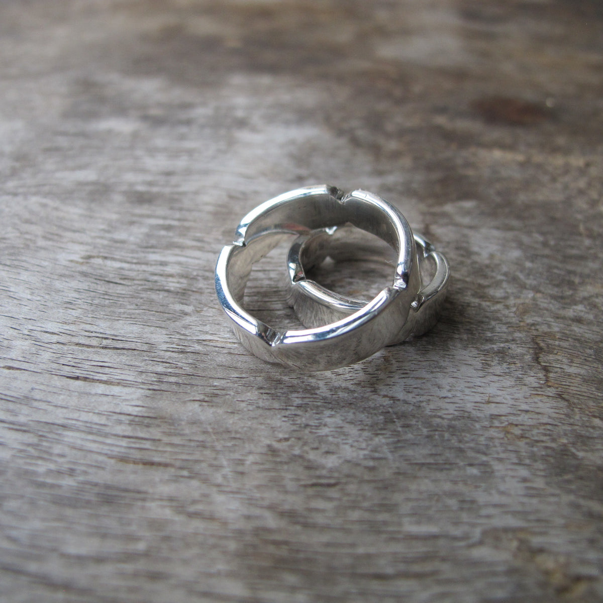 Scalloped Band