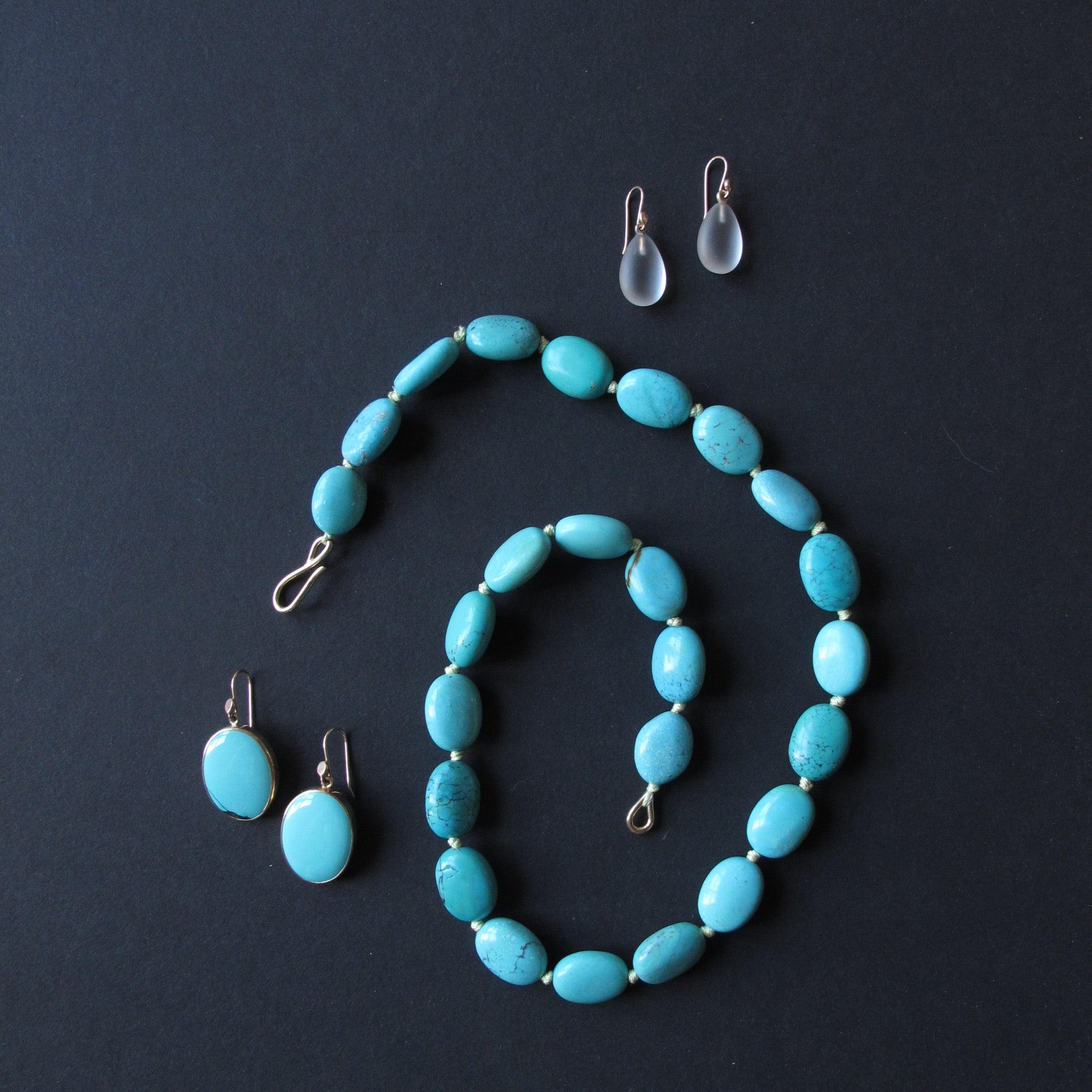 Clear Blue Turquoise Oval Beaded Necklace