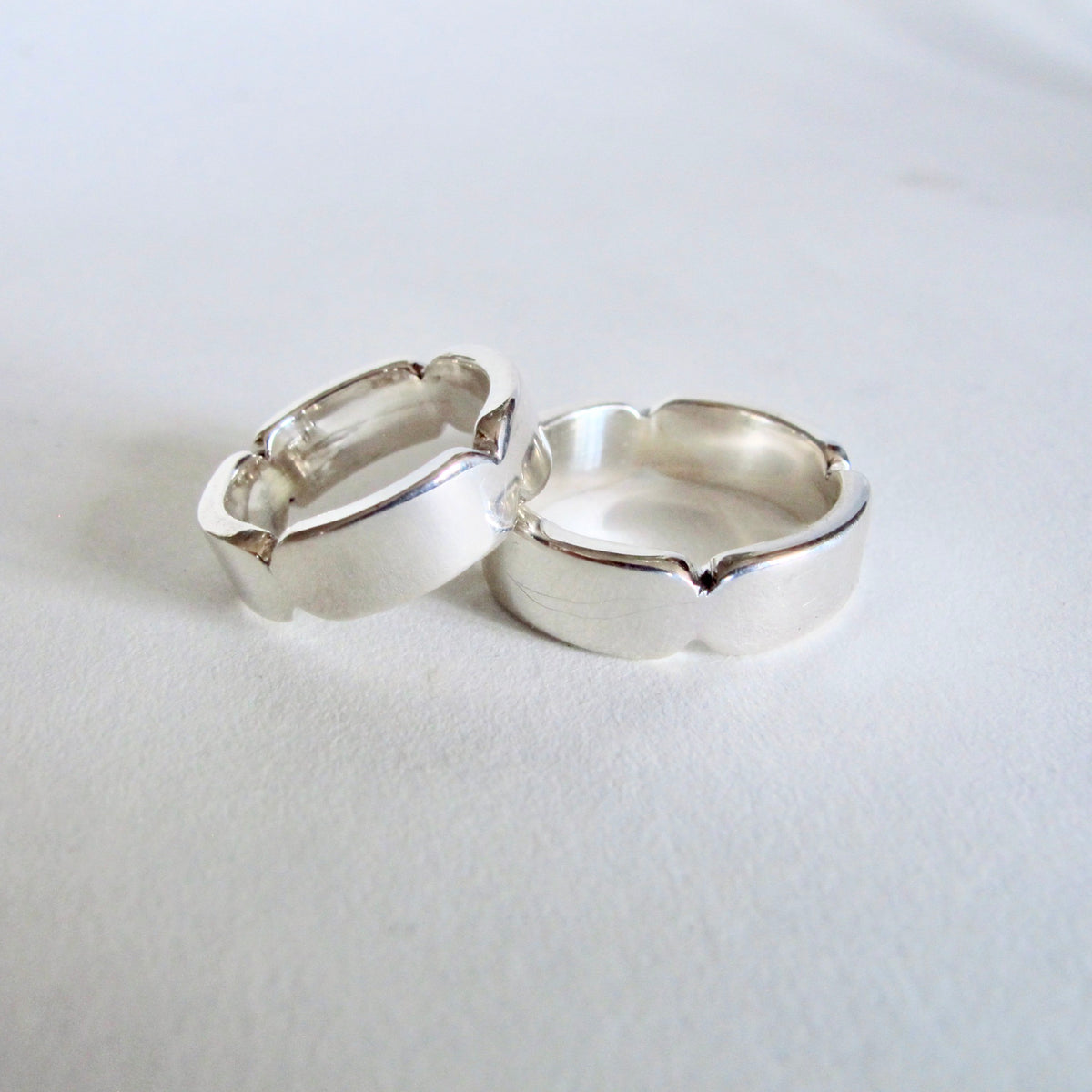 Scalloped Band