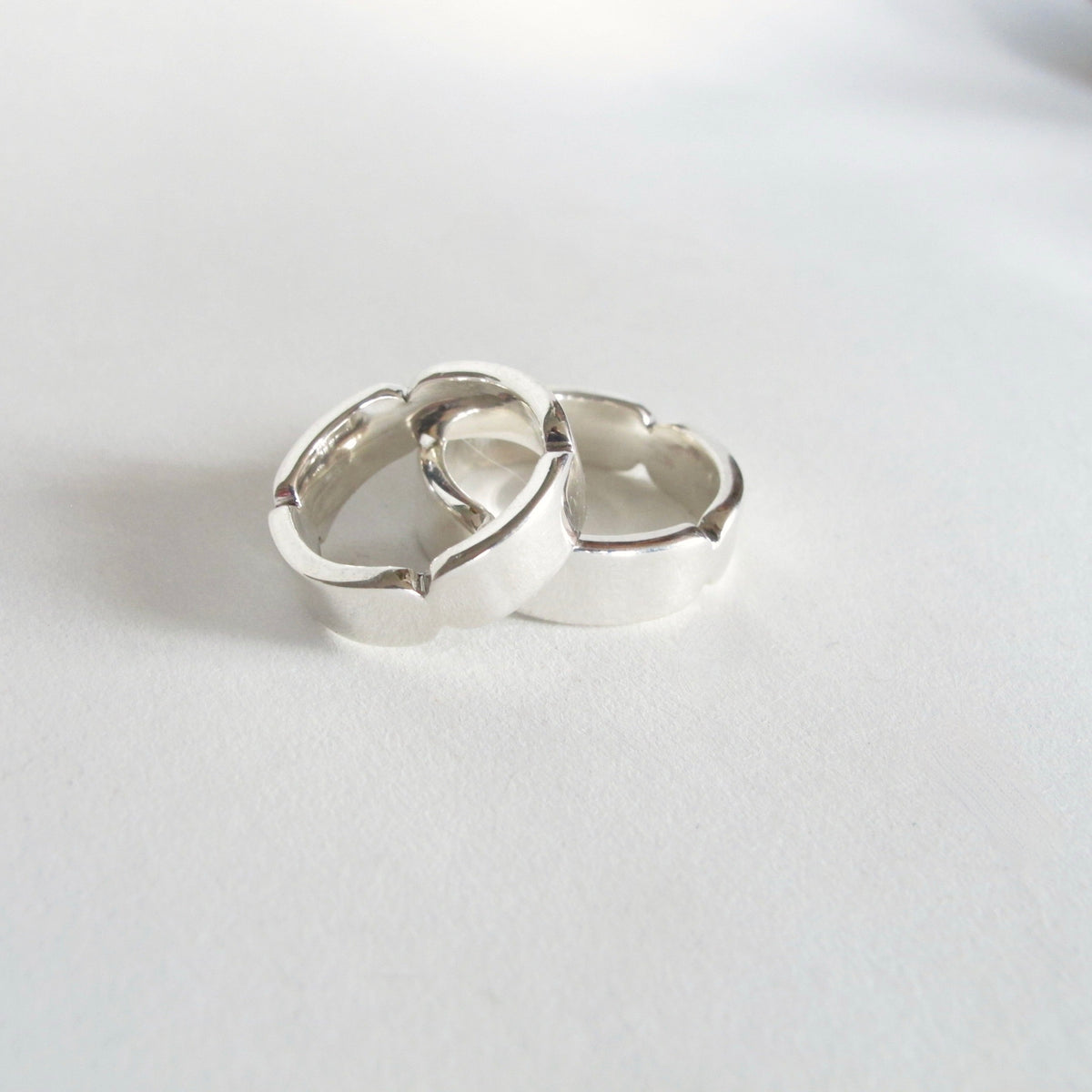 Scalloped Band