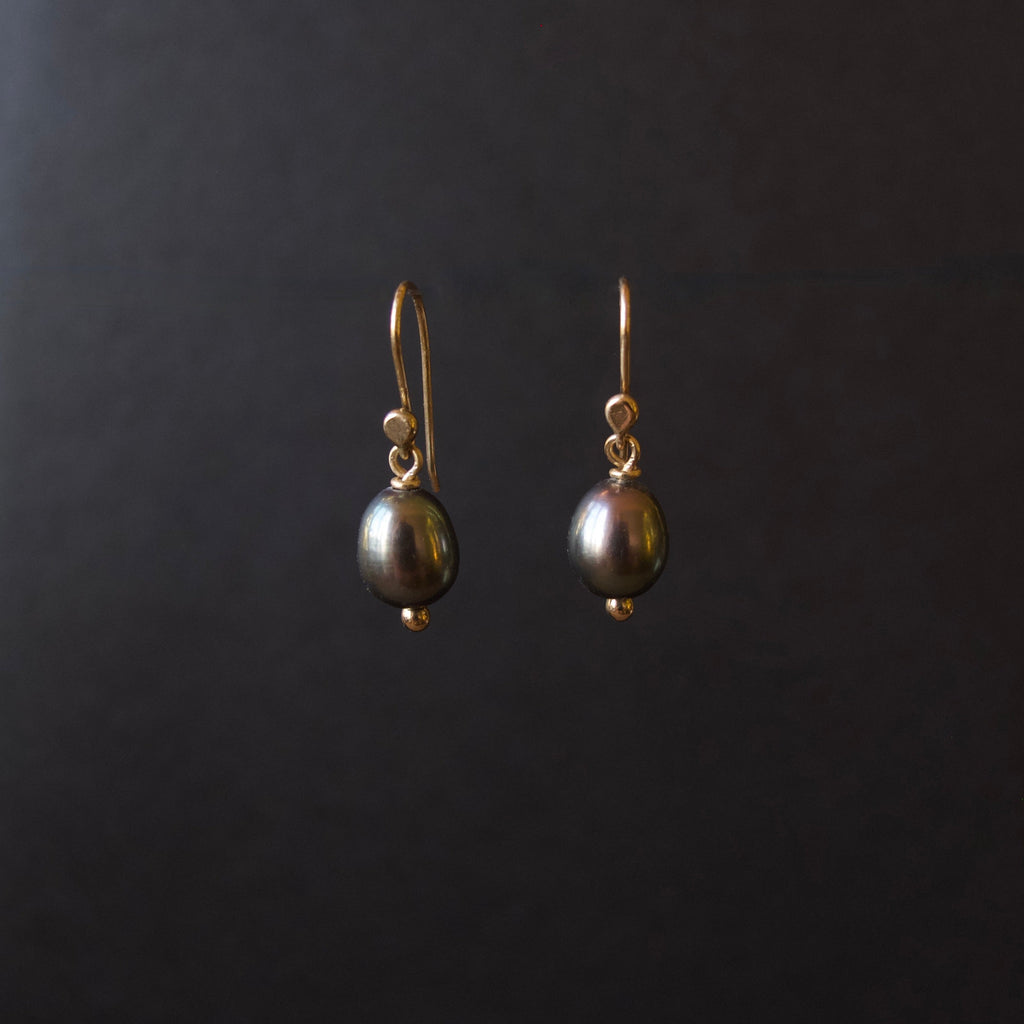 Black Pearl Earrings