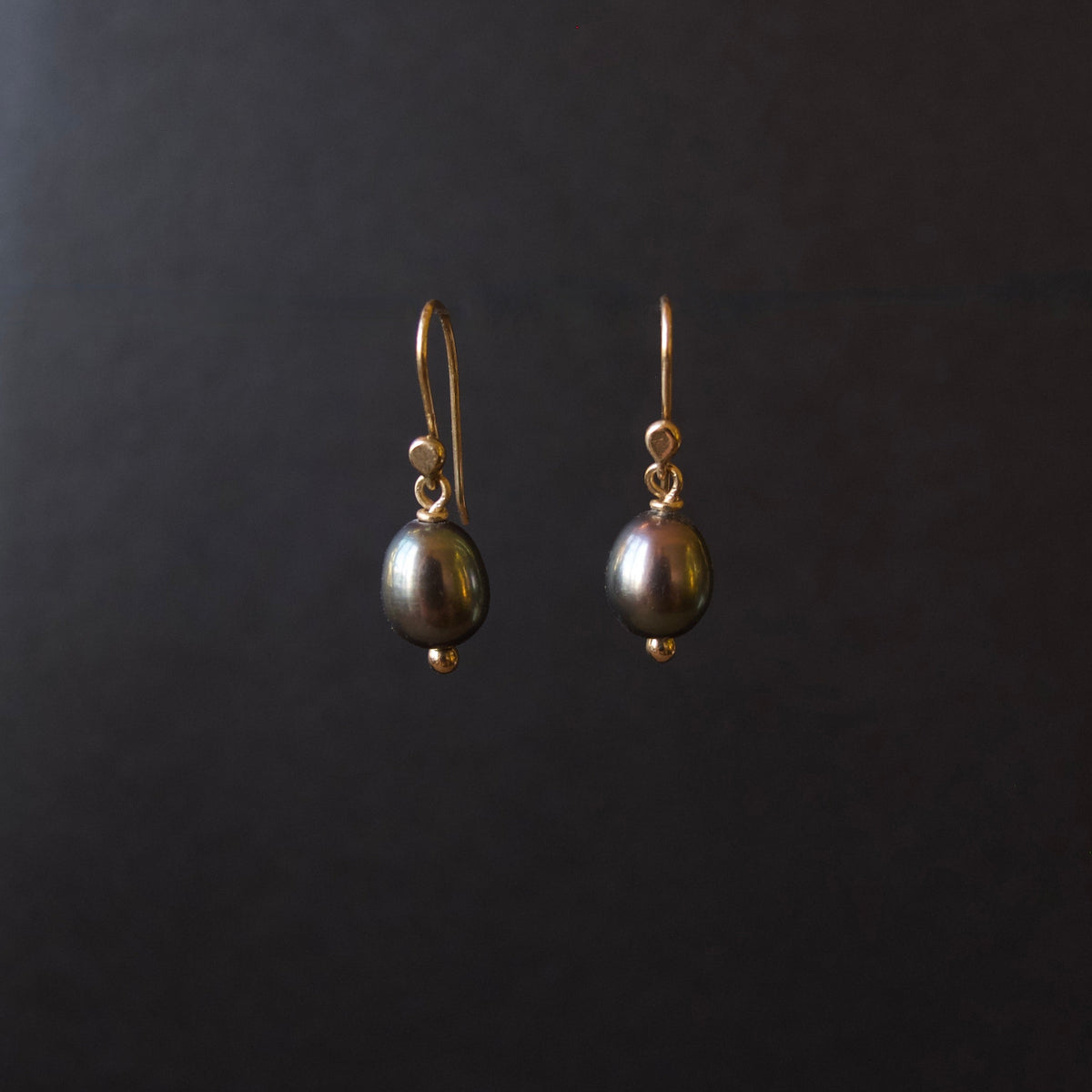 Black Pearl Earrings